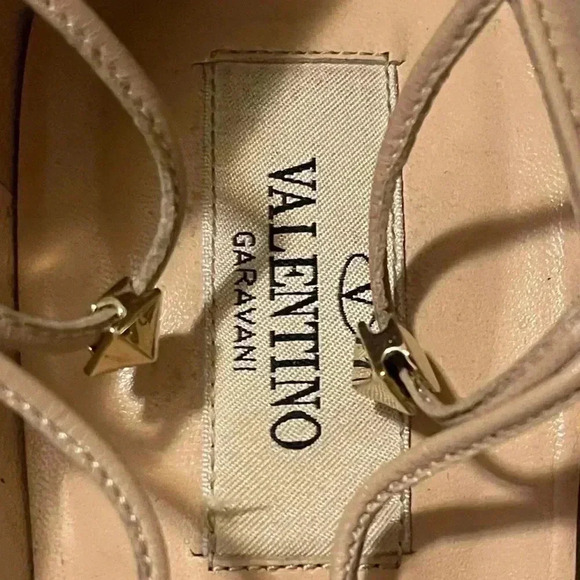 Valentino Garavani Rockstud Lace
Gladiator Pumps in Blush Leather.no lace not - Picture 12 of 13